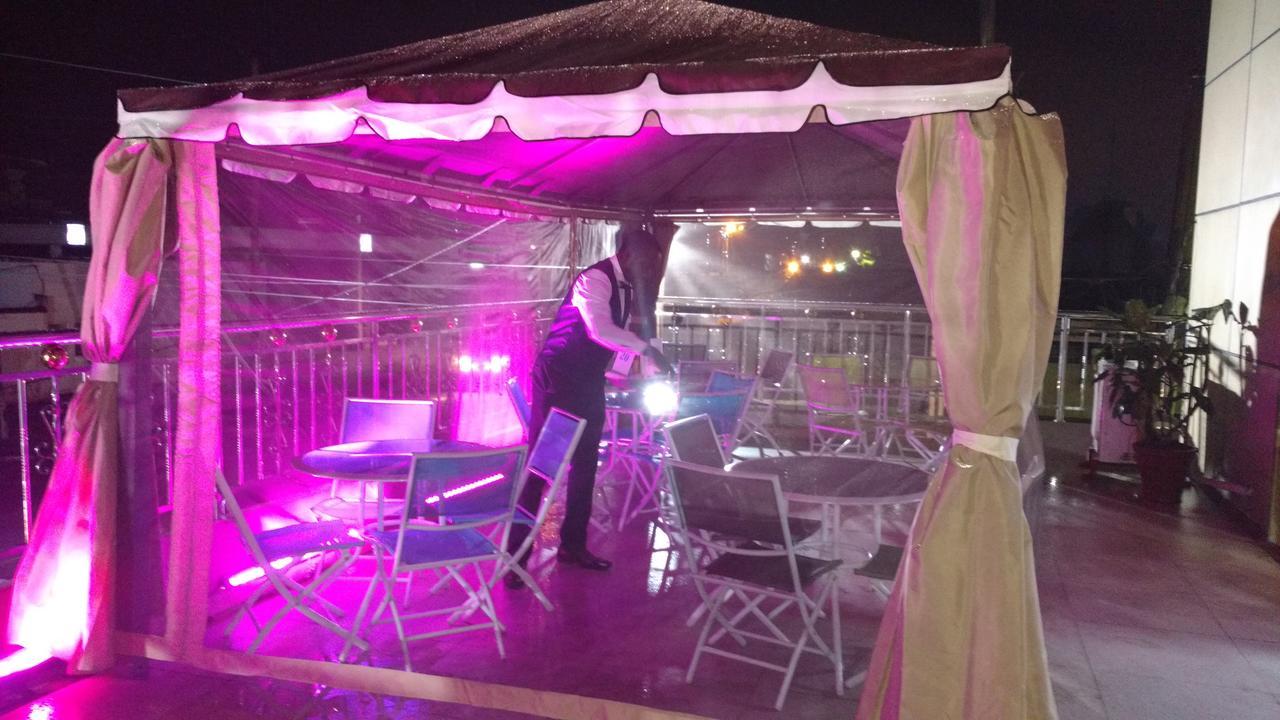梅巴雅维尔酒店 杜阿拉 外观 照片