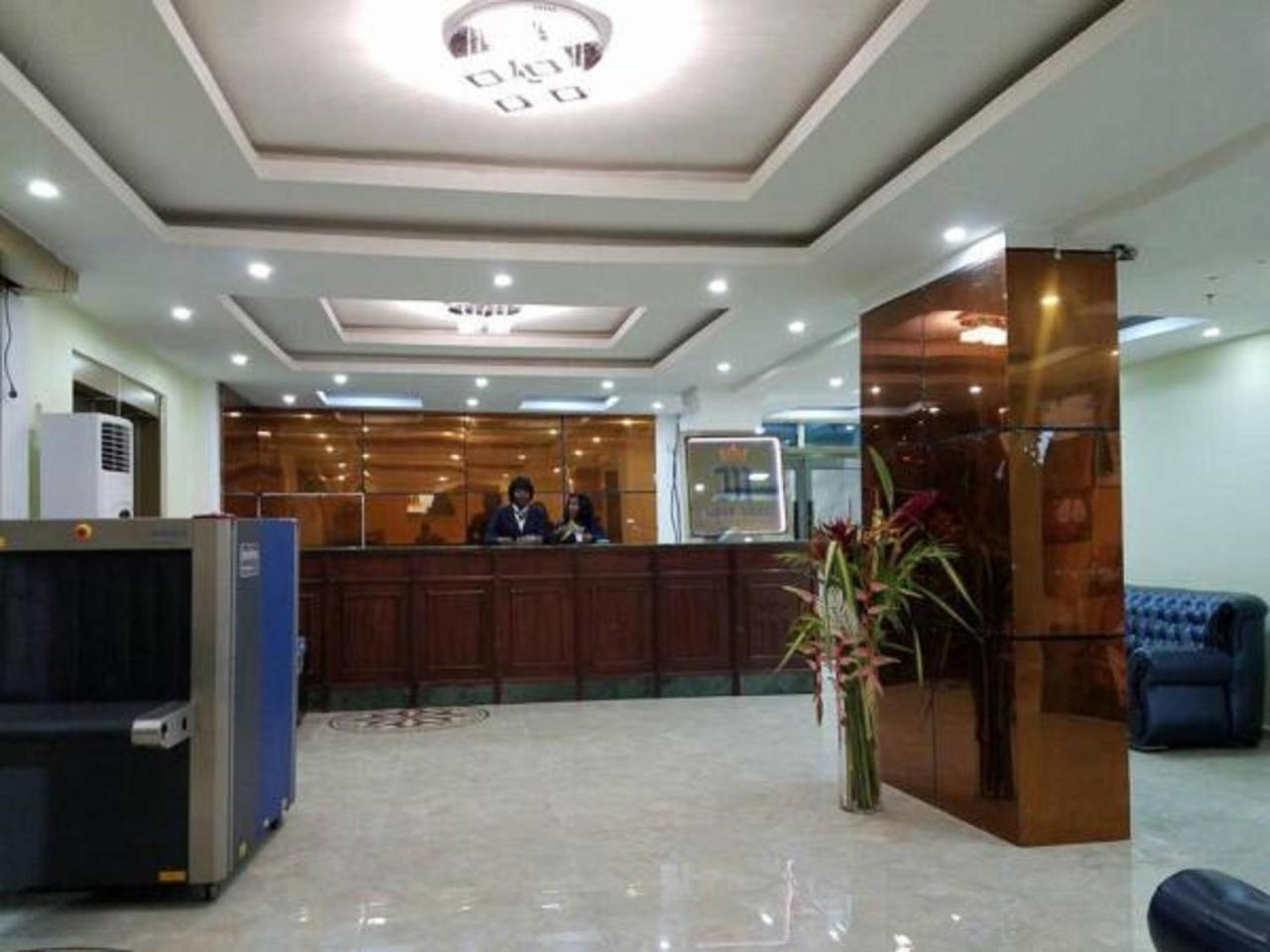 梅巴雅维尔酒店 杜阿拉 外观 照片
